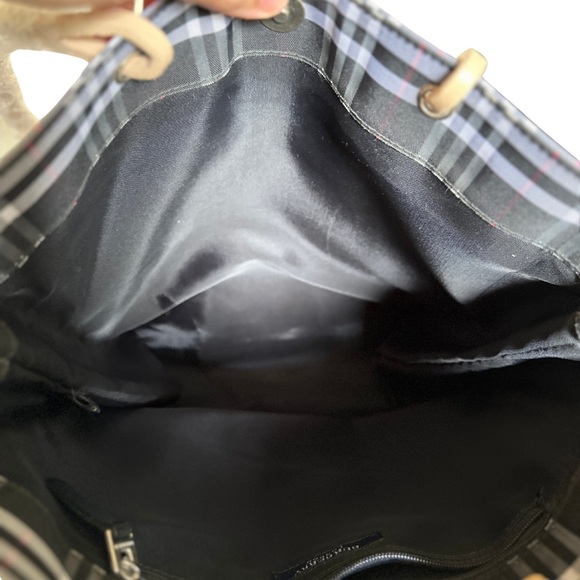 🌸🌸🥰LoW STARt Burberry handbag black. EUC‼️ - Picture 9 of 10